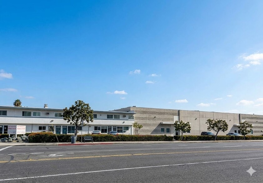 13200-13228 S Western Ave, Gardena, CA à louer - Photo principale – Image 1 sur 11