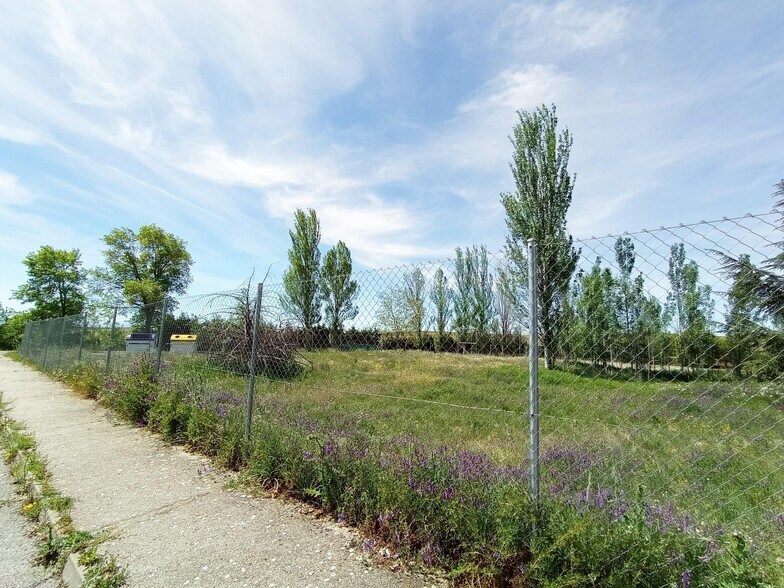 Terrain dans Martinamor, Salamanca à louer - Photo de l’immeuble – Image 3 sur 5