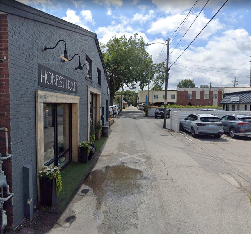 133 Breckenridge Ln, Louisville, KY à louer Photo de l’immeuble– Image 1 sur 6