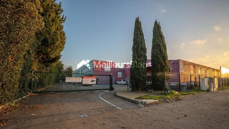 Industriel/Logistique dans Avignon à vendre - Photo de l’immeuble – Image 2 sur 9