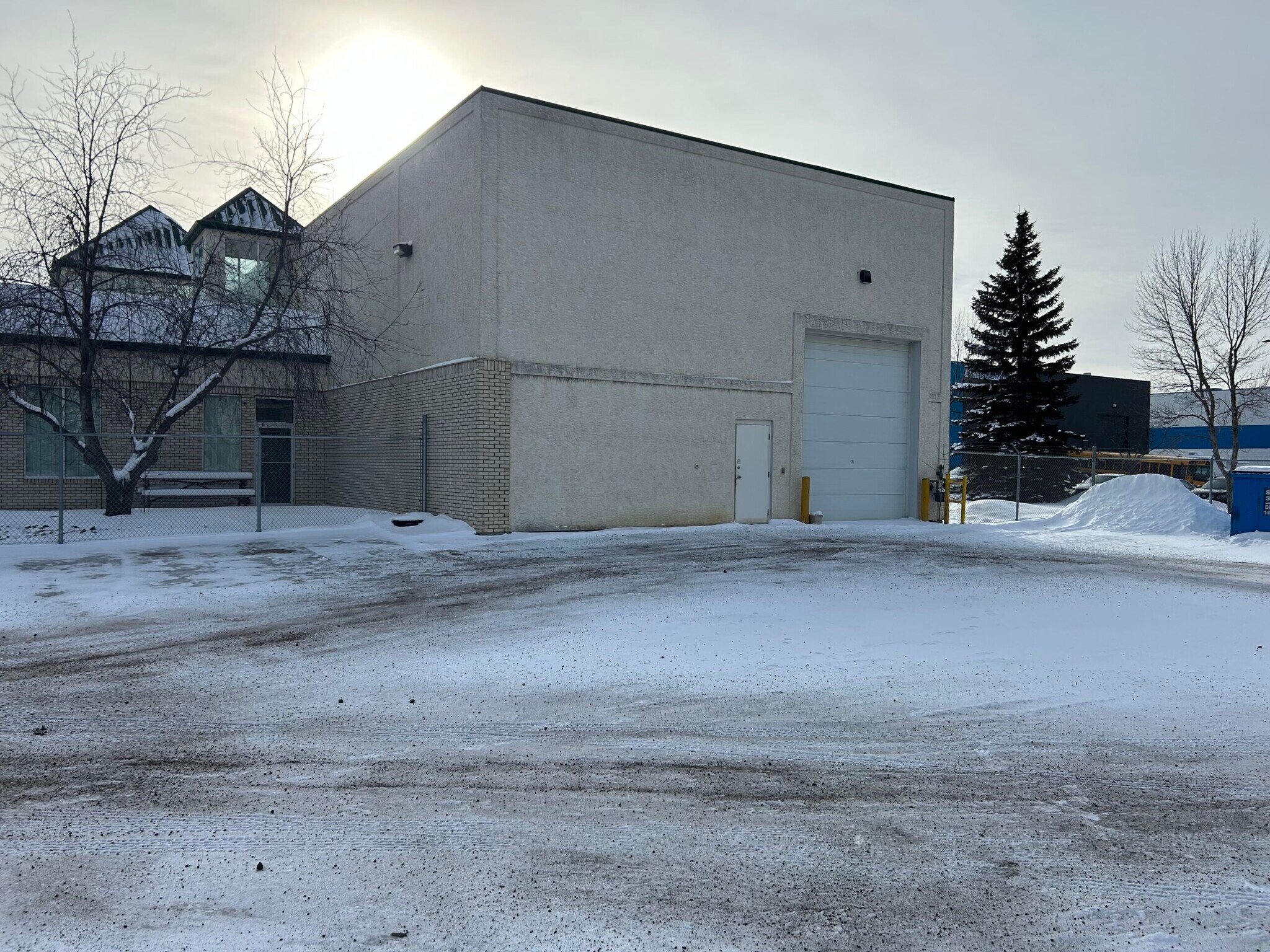 2404 96th St NW, Edmonton, AB à vendre Photo de l’immeuble– Image 1 sur 3