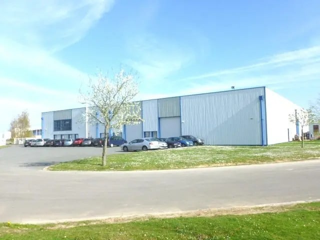 Industriel/Logistique dans Sars-et-Rosières à vendre - Photo de l’immeuble – Image 2 sur 13