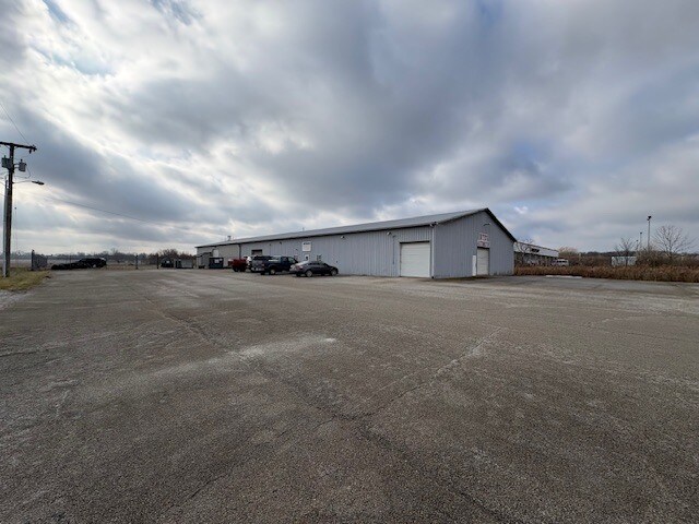 3701 E McGalliard Rd, Muncie, IN à vendre - Photo principale – Image 1 sur 6