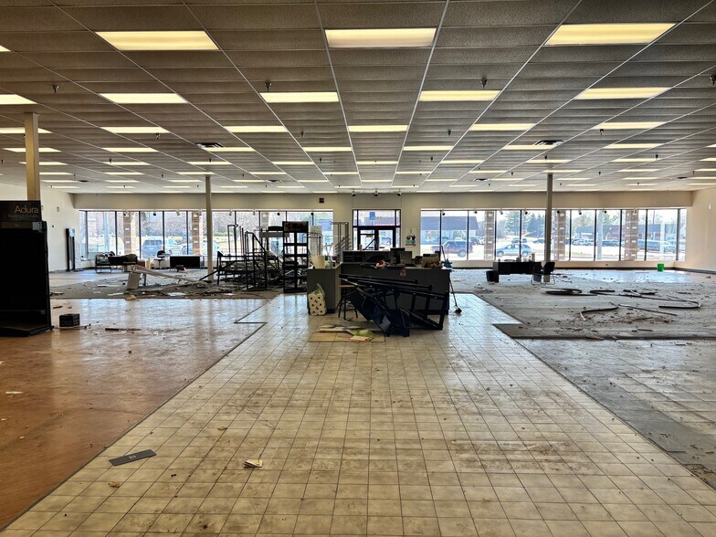 3500 Grand Ave, Gurnee, IL à louer - Photo intérieure – Image 3 sur 8