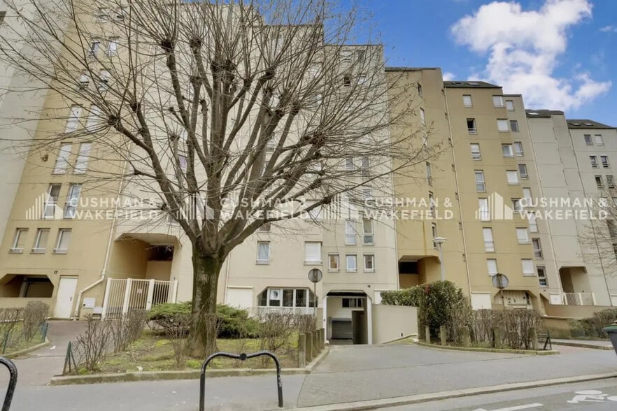 23 Rue Pierre Curie, Courbevoie à louer - Photo de l’immeuble – Image 2 sur 5