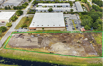 7125 114th Ave, Largo, FL à louer Photo de la construction– Image 1 sur 11