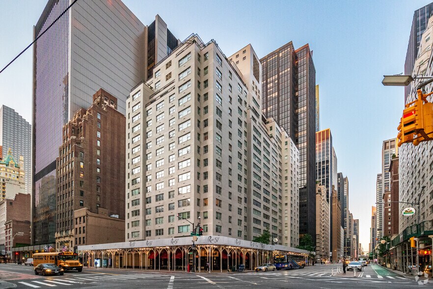60 W 57th St, New York, NY à louer - Photo principale – Image 1 sur 5