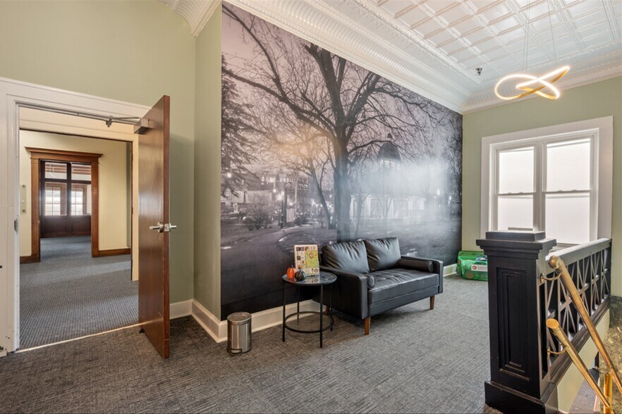 260 Broadway, Saratoga Springs, NY à louer - Photo de l’immeuble – Image 3 sur 31