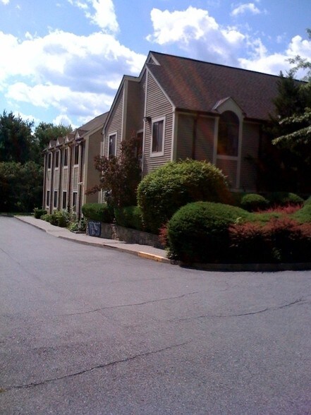190 Goldens Bridge Rd, Katonah, NY à louer - Photo principale – Image 1 sur 31