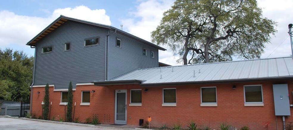 11720 N I-35, Austin, TX à louer - Photo de l’immeuble – Image 2 sur 11