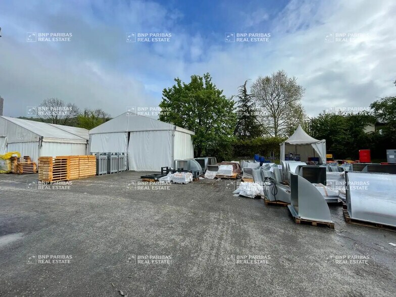 Local d’activités dans Aix-les-Bains à louer - Photo de l’immeuble – Image 2 sur 20