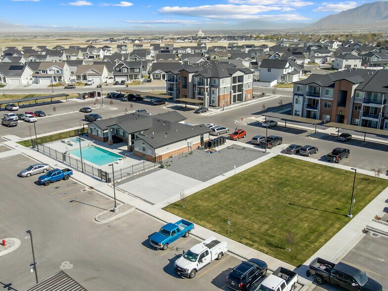 1241 N Lexington Greens Dr, Tooele, UT à vendre - Photo de l’immeuble – Image 3 sur 24