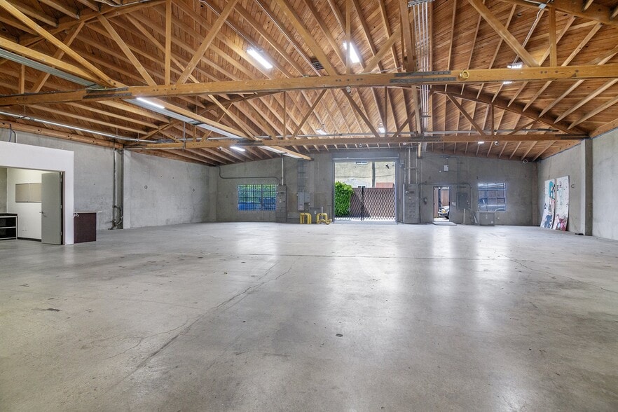 5655 W Adams Blvd, Los Angeles, CA à louer - Photo intérieure – Image 2 sur 18
