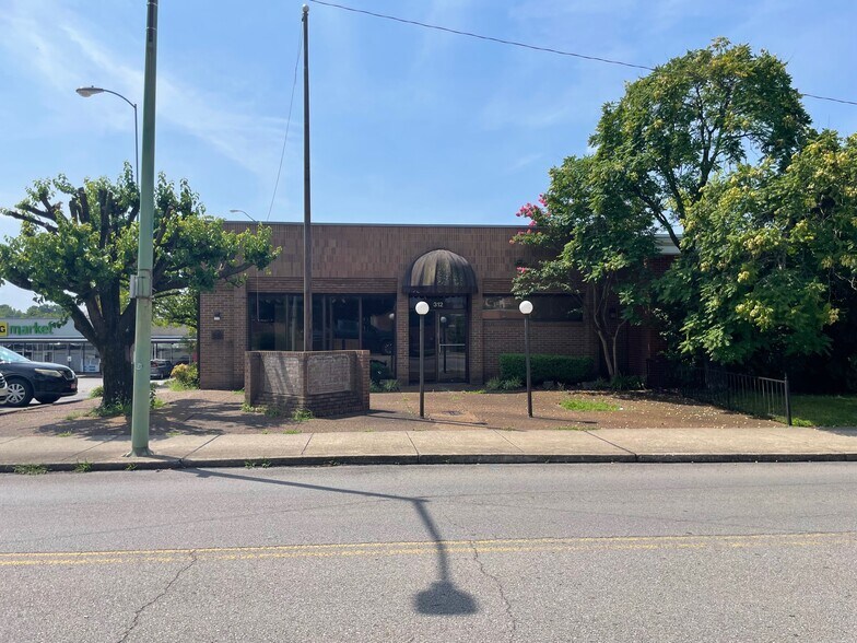 312 Madison St, Clarksville, TN à vendre - Photo de l’immeuble – Image 2 sur 22