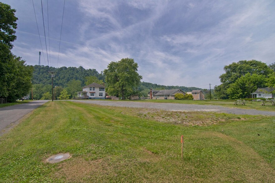 101 Davis st, Alderson, WV à vendre - Photo de l’immeuble – Image 3 sur 60
