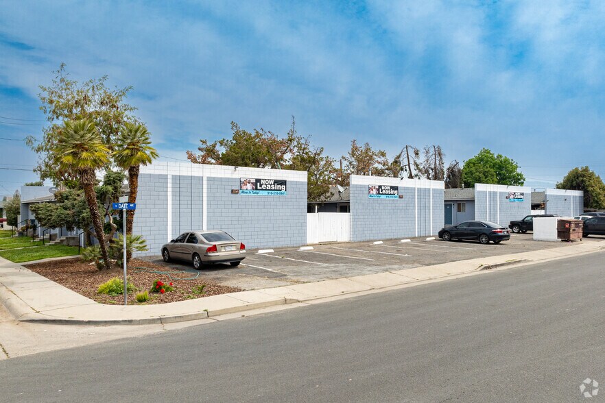 282 W Date Ave, Porterville, CA à vendre - Photo principale – Image 1 sur 11