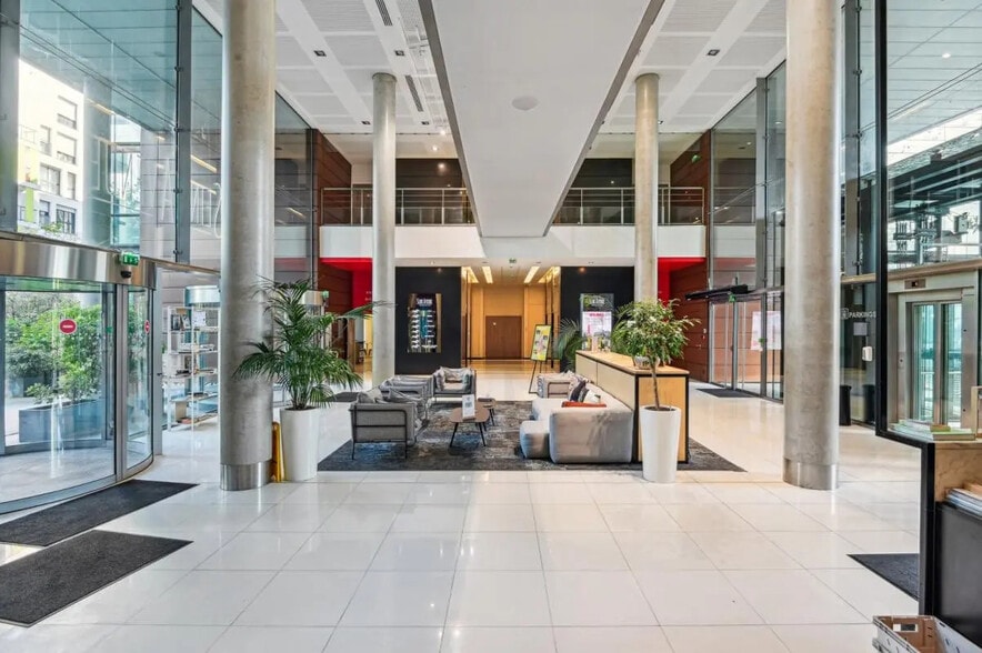 2-8 Rue Sarah Bernhardt, Asnières-sur-Seine à louer - Photo de l’immeuble – Image 3 sur 14