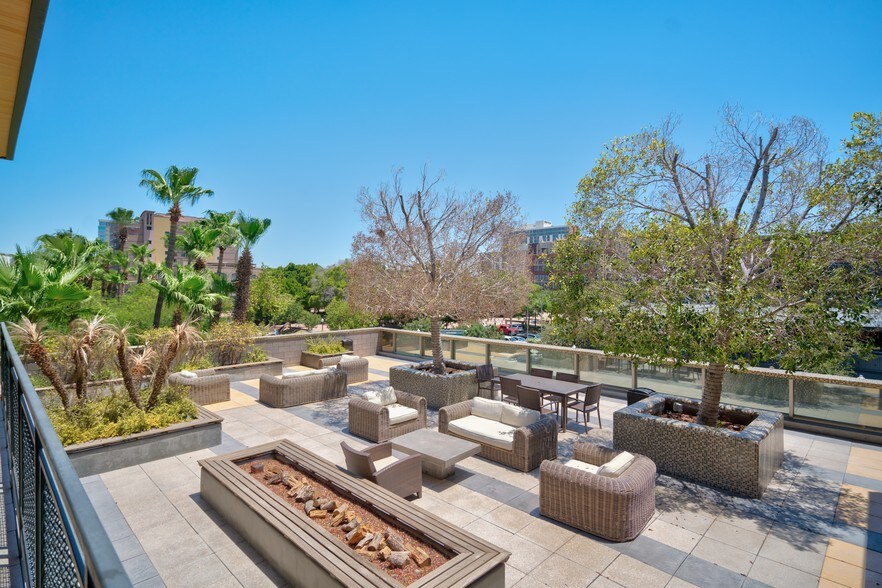 425 S Mill Ave, Tempe, AZ à louer - Photo de l’immeuble – Image 3 sur 15