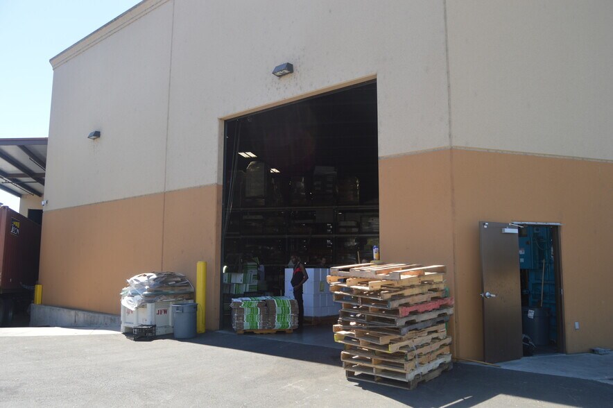 5600 Earhart Ct, Windsor, CA à louer - Photo de l’immeuble – Image 2 sur 9