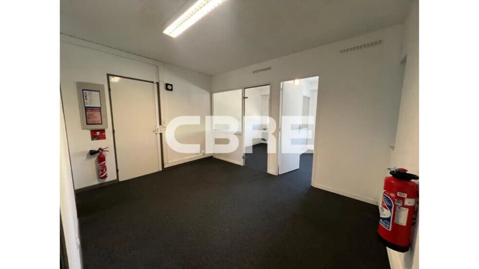 Bureau dans Saint-Laurent-du-Var à louer - Photo de l’immeuble – Image 1 sur 15