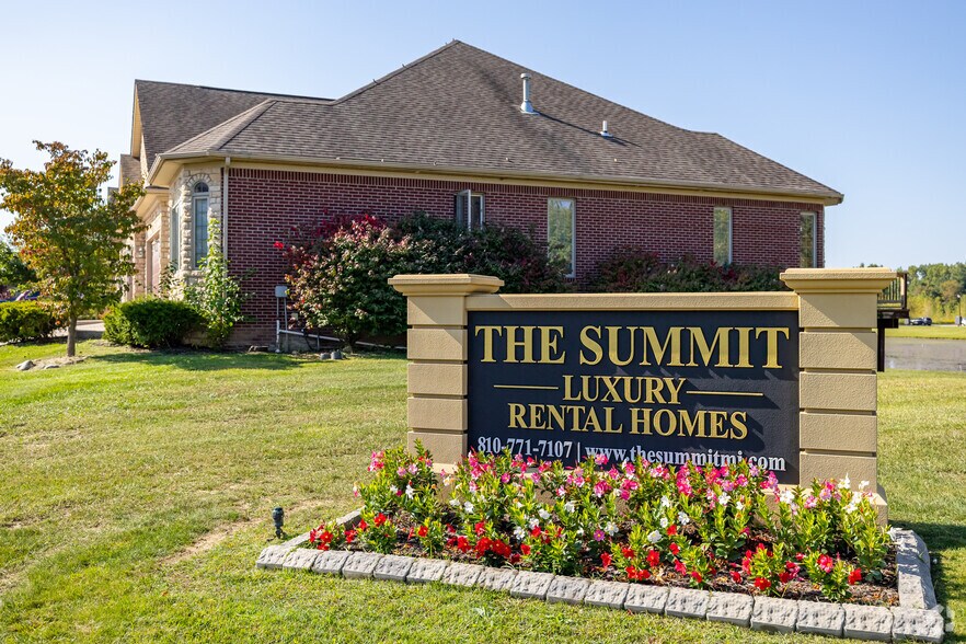 1243 Main Gate Dr, Davison, MI à vendre - Photo de l’immeuble – Image 3 sur 31