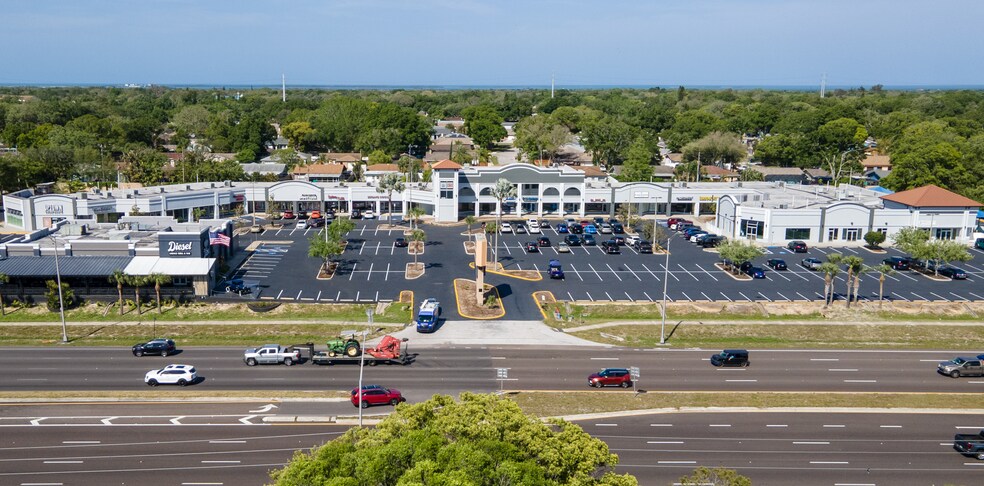 34338-34340 U.S. Highway 19 N, Palm Harbor, FL à louer - Photo de l’immeuble – Image 1 sur 11