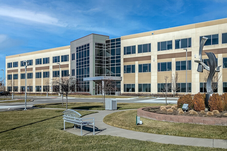 18020 Burt St, Elkhorn, NE à louer - Photo de l’immeuble – Image 1 sur 8