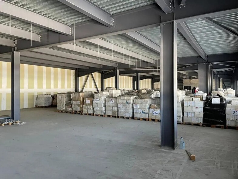 Bureau dans La Crau à louer - Photo intérieure – Image 2 sur 4