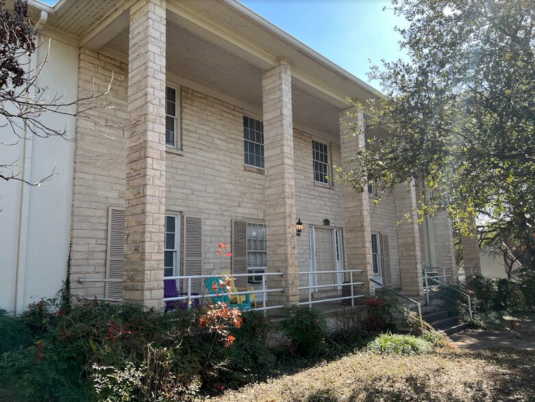 1919 Robbins Plz, Austin, TX à louer - Photo de l’immeuble – Image 3 sur 8