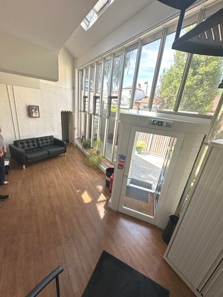 34A High St, Thames Ditton à vendre - Photo intérieure – Image 2 sur 10