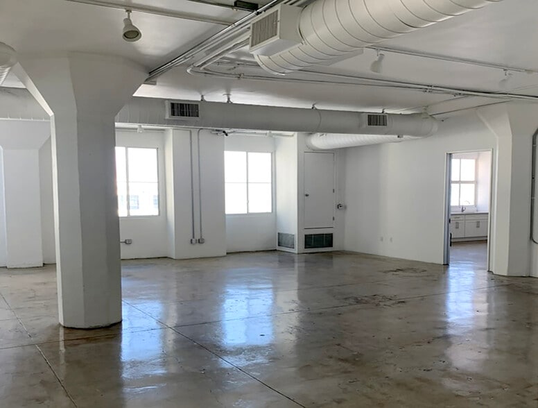 309 E 8th St, Los Angeles, CA à vendre - Photo intérieure – Image 2 sur 16