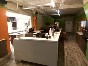 470-484 Elmwood Ave, Buffalo, NY à louer Autre– Image 2 sur 6