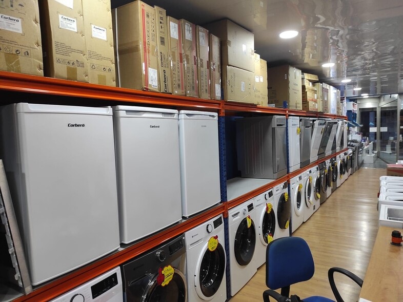 Immeuble residentiel dans Esplugues de Llobregat, Barcelona à vendre - Photo intérieure – Image 2 sur 2