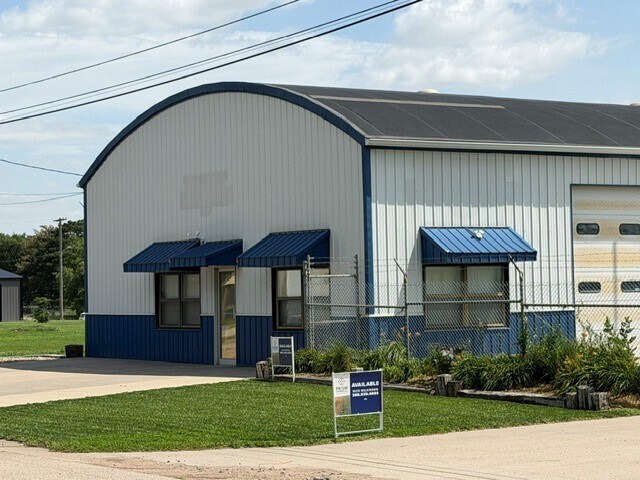2700 Kansas Ave, Hastings, NE à louer - Photo de l’immeuble – Image 2 sur 12
