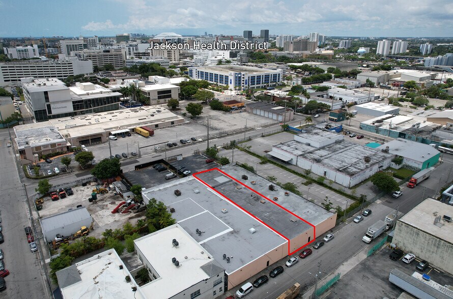 829-833 NW 21st St, Miami, FL à louer - Photo de l’immeuble – Image 3 sur 6