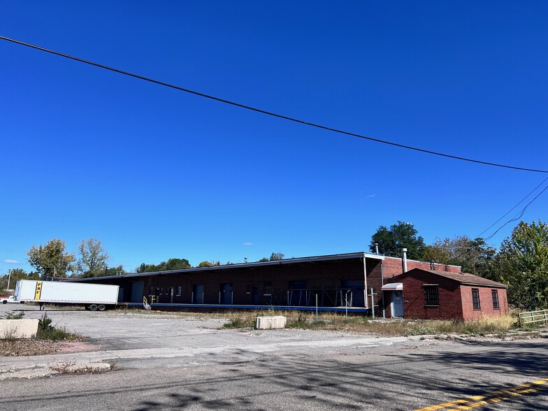 58 Hubbard Rd, Youngstown, OH à vendre - Photo de l’immeuble – Image 2 sur 7