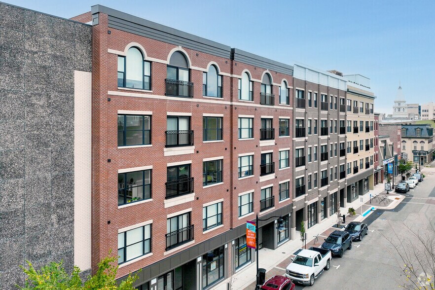 615 Main St, Lafayette, IN à louer - Photo de l’immeuble – Image 3 sur 3