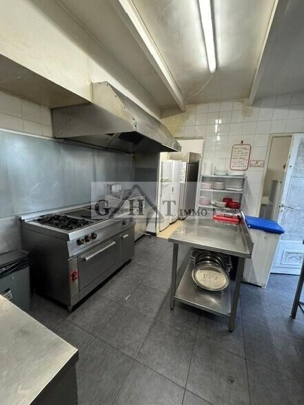 Local commercial dans Charenton-le-Pont à louer - Photo intérieure – Image 3 sur 3