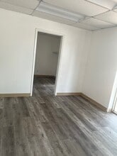 206 Pecan St, Arlington, TX à louer Photo intérieure– Image 1 sur 7