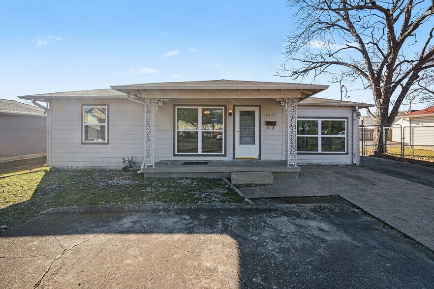 1004 18th Pl, Plano, TX à louer - Photo principale – Image 1 sur 26