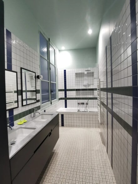 119 Rue De Lille, Paris à louer - Photo de l’immeuble – Image 2 sur 9