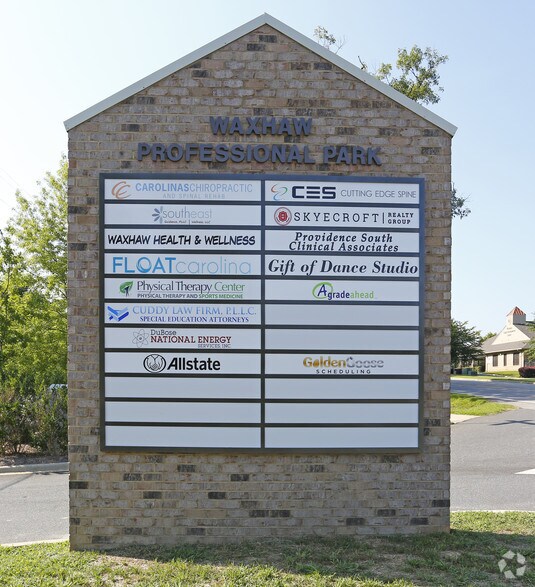 102 Waxhaw Professional Park Dr, Waxhaw, NC à louer - Photo de l’immeuble – Image 3 sur 8