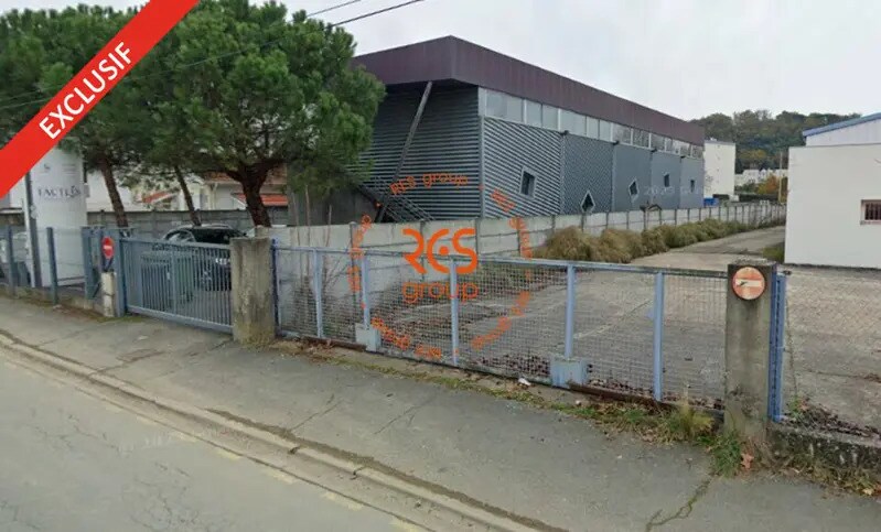 Local d'activités dans Floirac à vendre - Photo de l’immeuble – Image 2 sur 12