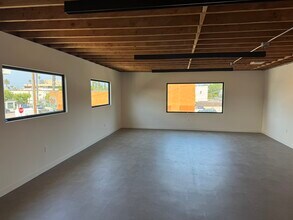 13750 Ventura Blvd, Sherman Oaks, CA à louer Photo intérieure– Image 2 sur 5