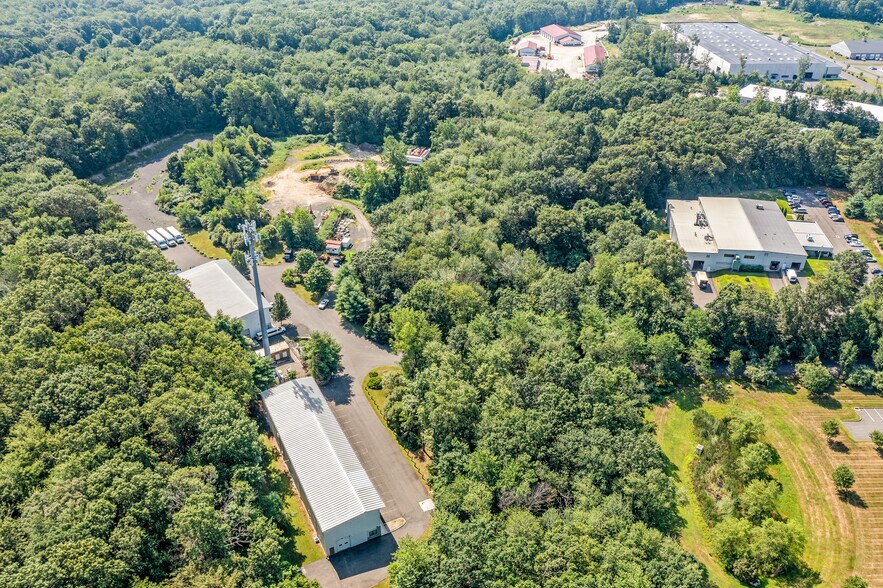 106 Willenbrock Road portefeuille de 2 biens à vendre sur LoopNet.fr - Photo de l’immeuble – Image 2 sur 8