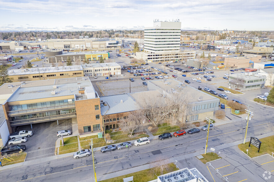 6009 1A St SW, Calgary, AB à vendre - Aérien – Image 2 sur 2