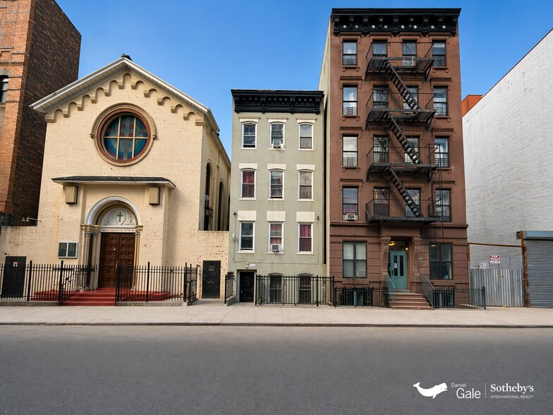 241 E 123rd St, New York, NY à vendre - Photo de l’immeuble – Image 2 sur 17