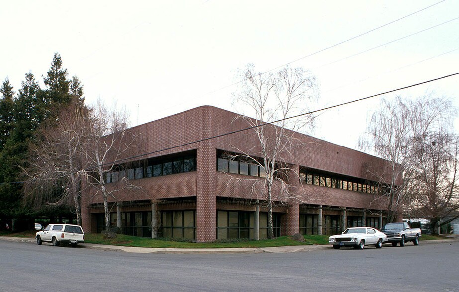 2555 3rd St, Sacramento, CA à louer - Photo de l’immeuble – Image 3 sur 6
