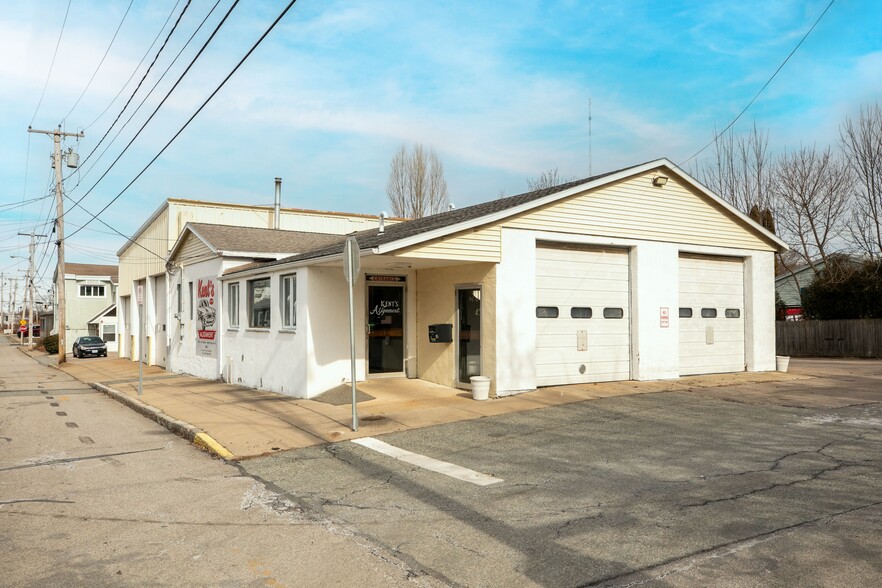 27 Halsey St, Newport, RI à vendre - Photo de l’immeuble – Image 3 sur 18