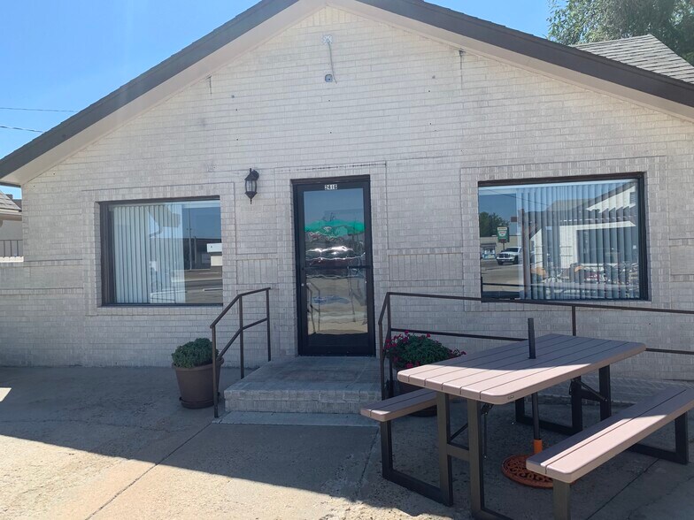 2416 E Cleveland Blvd, Caldwell, ID à vendre - Photo de l’immeuble – Image 2 sur 2